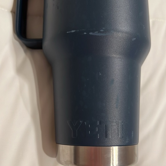 30 oz Yeti Rambler Travel Mug - Picture 3 of 5